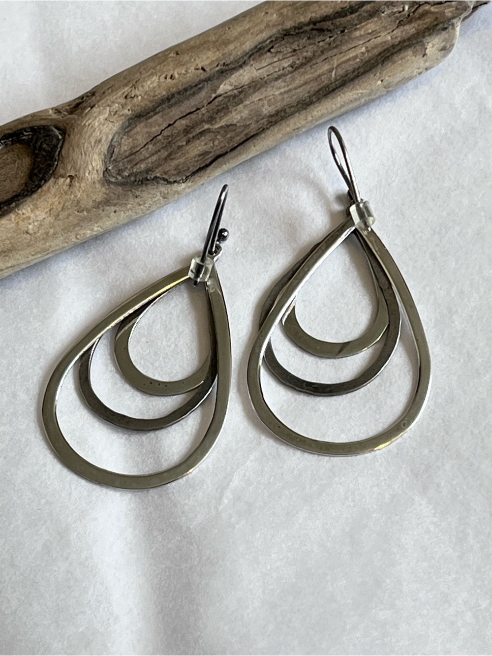 Silpada 925 Triple Teardrop Earrings Dangling Multi-texture Sterling Silver - Picture 3 of 6